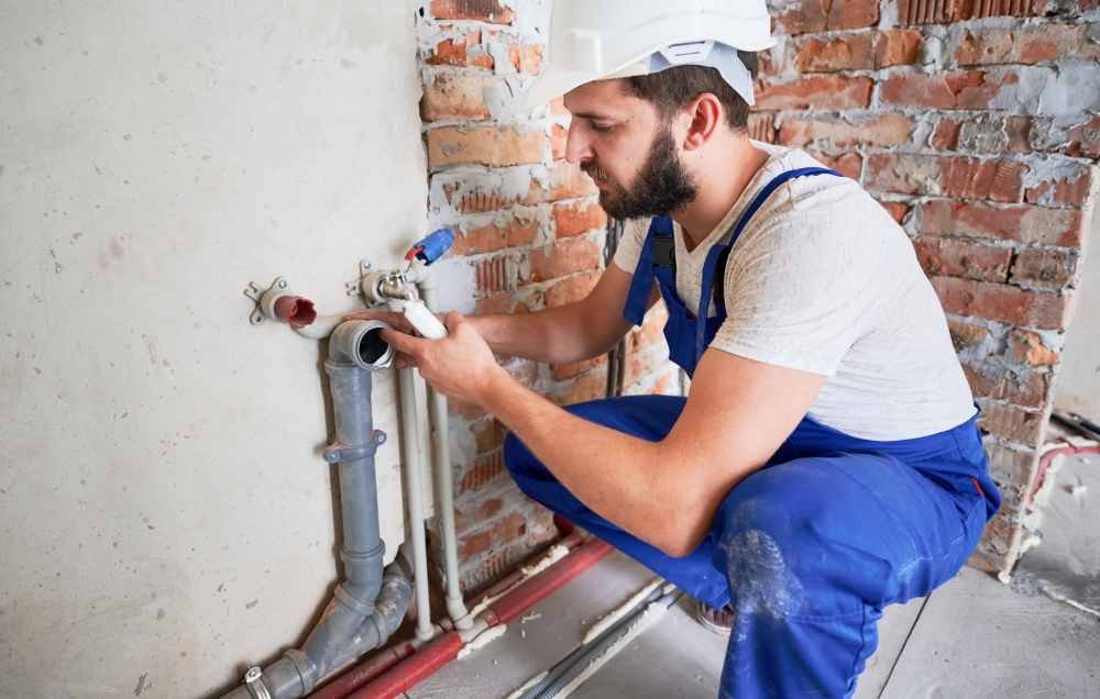 Instalacje hydrauliczne w nowym budownictwie - co sprawdzić przy odbiorze mieszkania