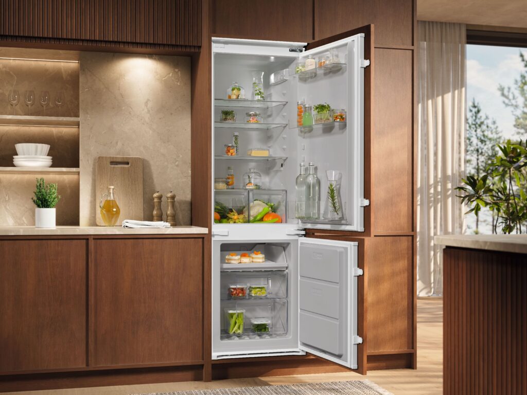Inteligentne chłodzenie dopasowane do Twoich przyzwyczajeń. Odkryj AI CoolAssist® w lodówkach Electrolux.